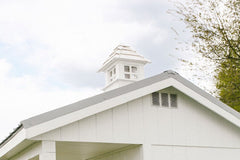 Chateau Coop - 6'x6' w/ Storage