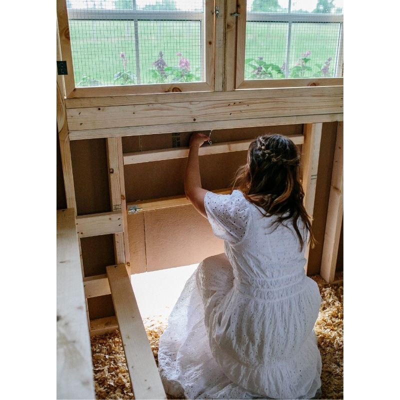 Chateau Coop - 8'x10' w/ Storage