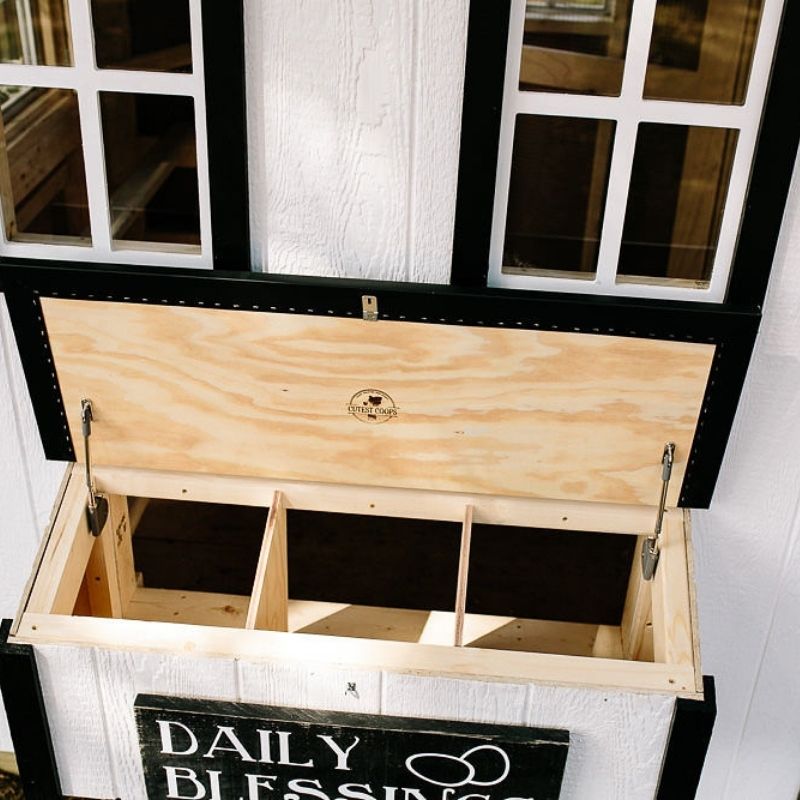 Nesting Box with Latch
