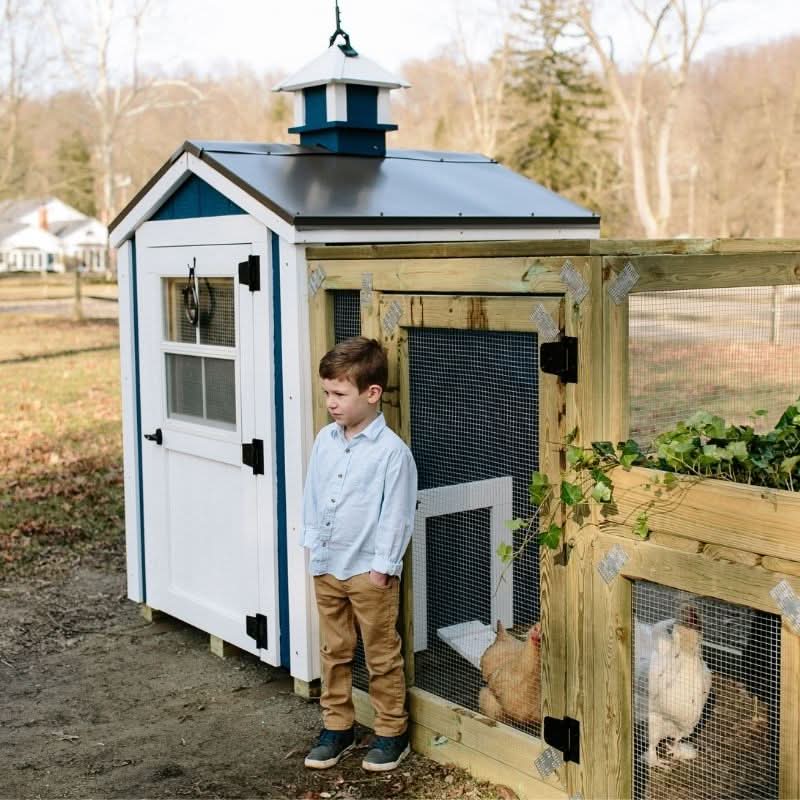 Charming Coop - 4' x 4'