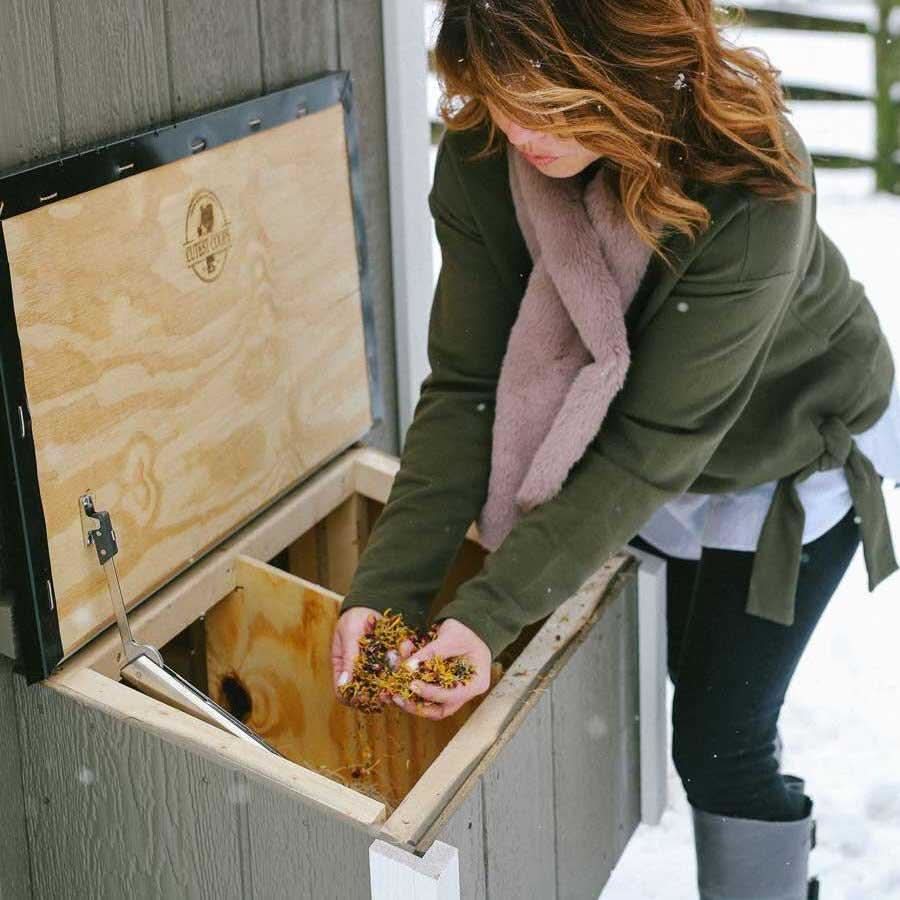 Charming Coop - 4' x 4'