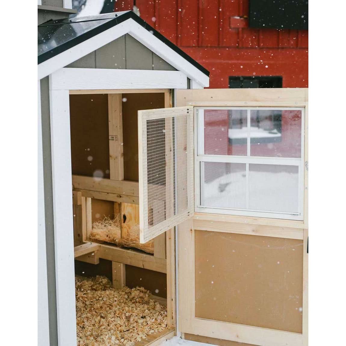 Charming Coop - 4' x 4'