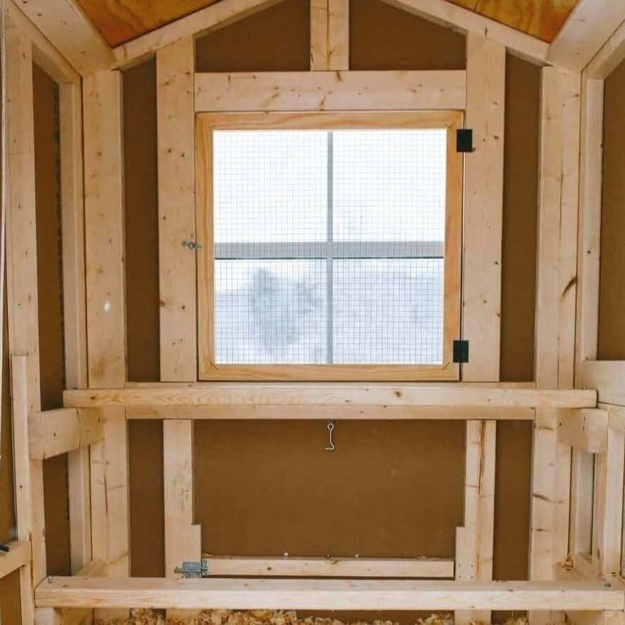 Charming Coop - 4' x 4'