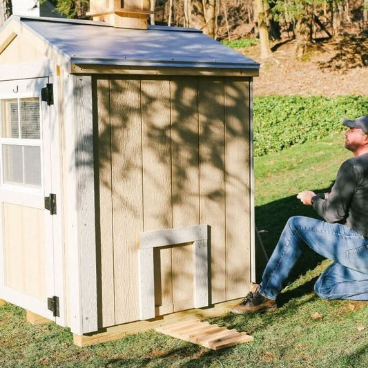 Charming Coop - 4' x 4'