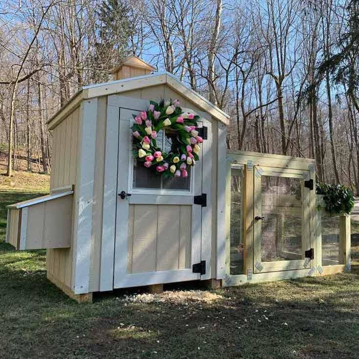 The Charming Coop - 4'x4' Primed w/ Run